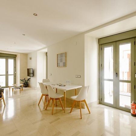 1E Azofaifo St Apartment セビリア エクステリア 写真