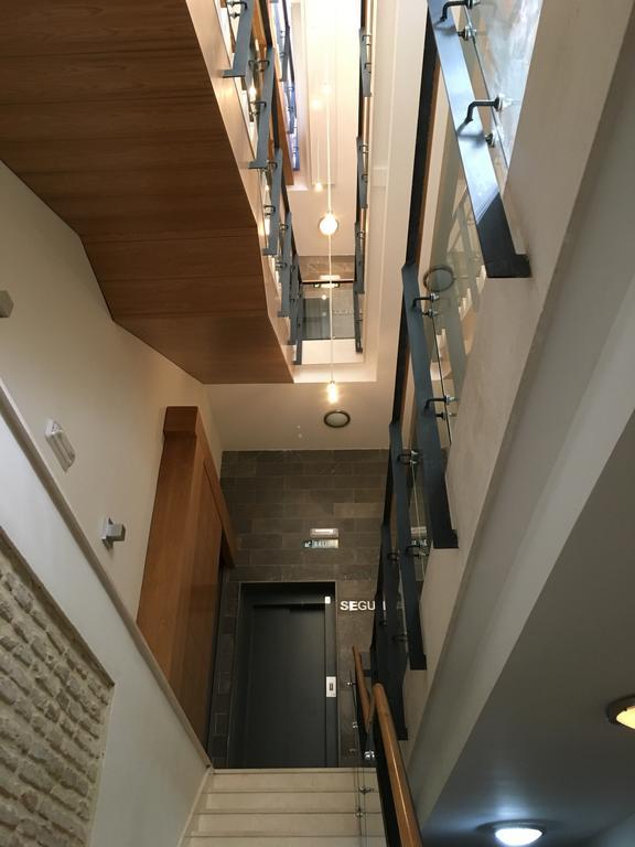 1E Azofaifo St Apartment セビリア エクステリア 写真