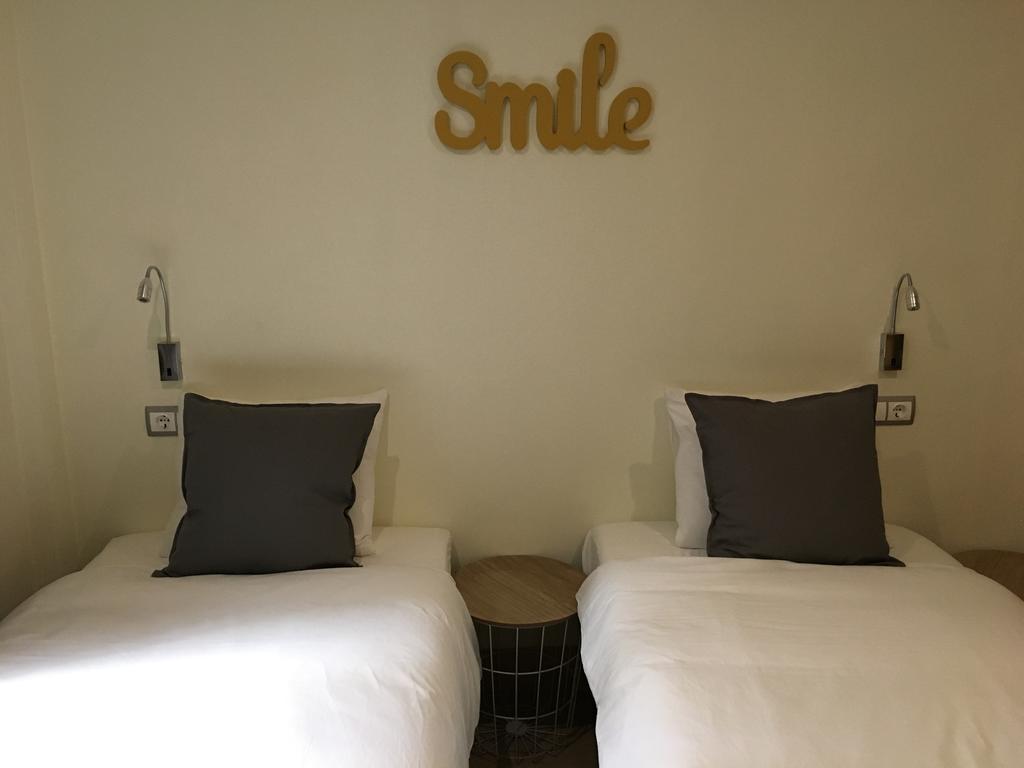 1E Azofaifo St Apartment セビリア エクステリア 写真