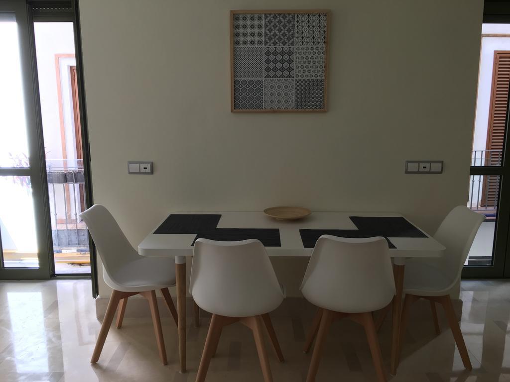 1E Azofaifo St Apartment セビリア エクステリア 写真