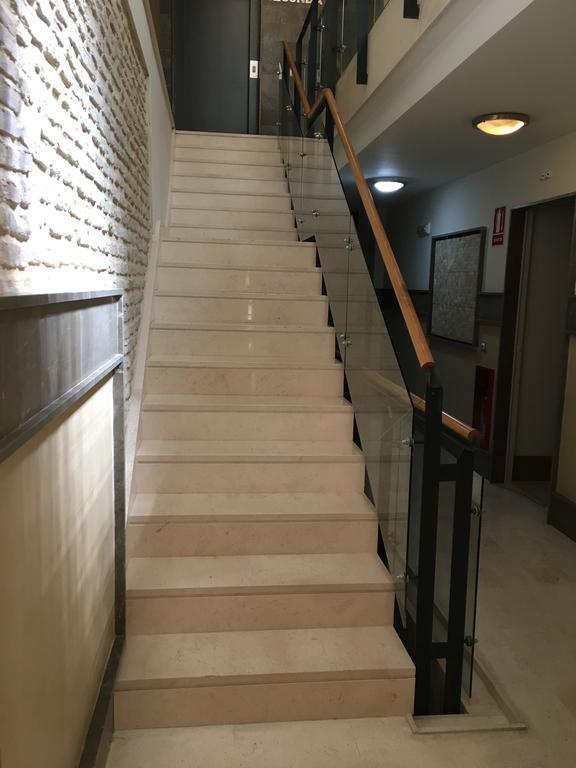 1E Azofaifo St Apartment セビリア エクステリア 写真