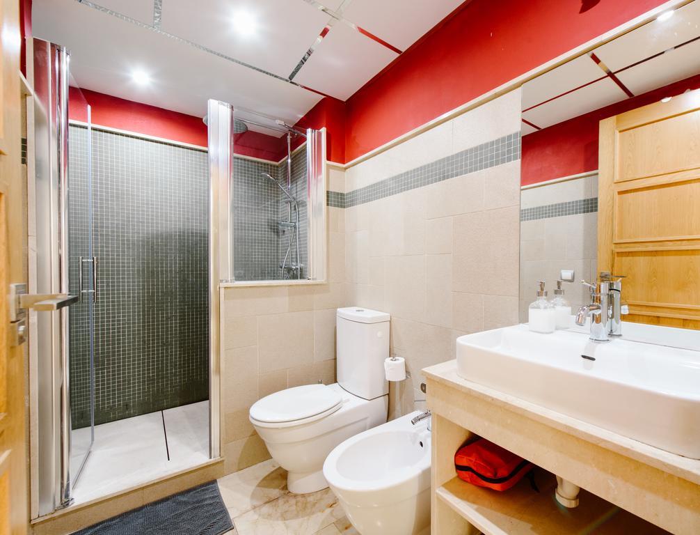1E Azofaifo St Apartment セビリア エクステリア 写真