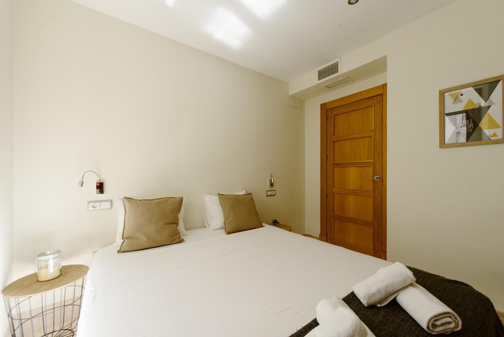 1E Azofaifo St Apartment セビリア エクステリア 写真