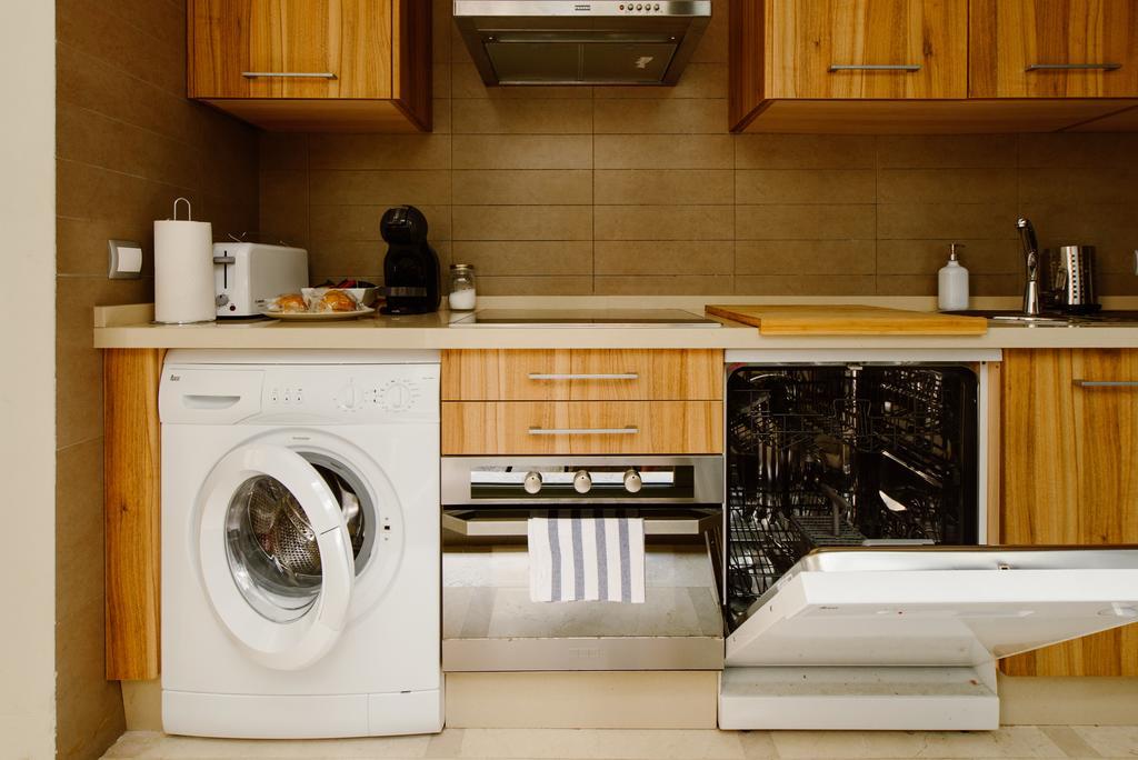 1E Azofaifo St Apartment セビリア エクステリア 写真