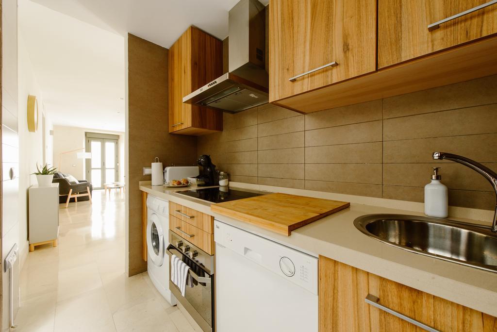 1E Azofaifo St Apartment セビリア エクステリア 写真