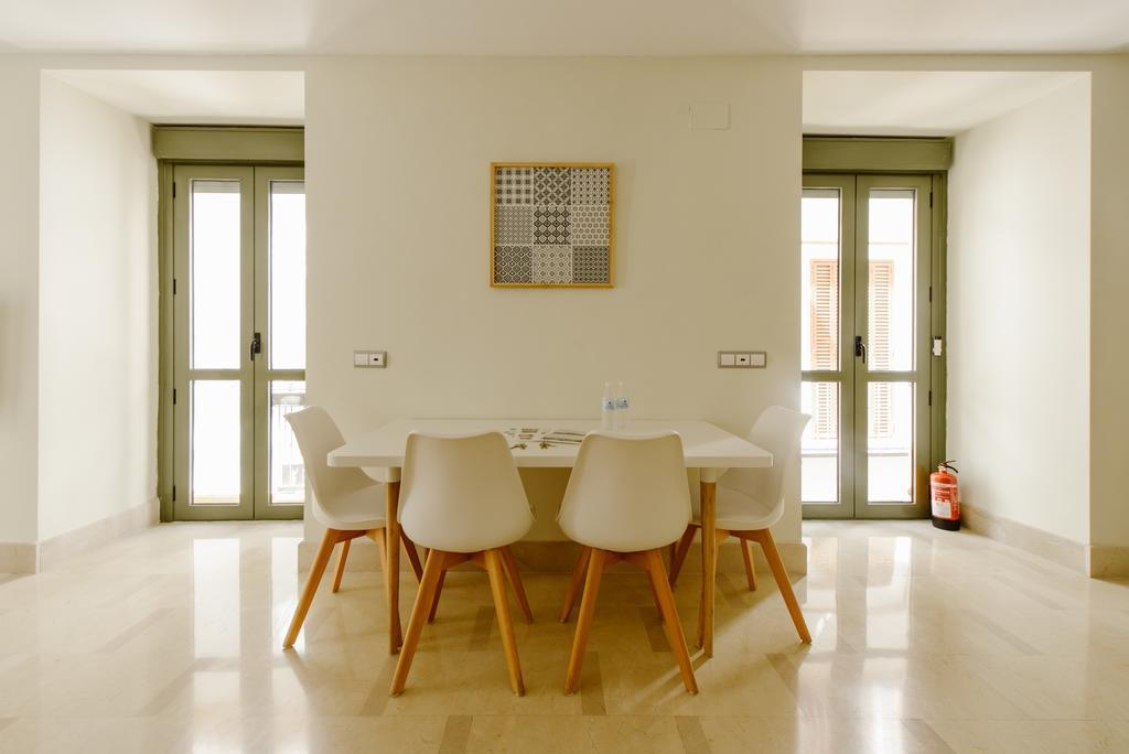 1E Azofaifo St Apartment セビリア エクステリア 写真