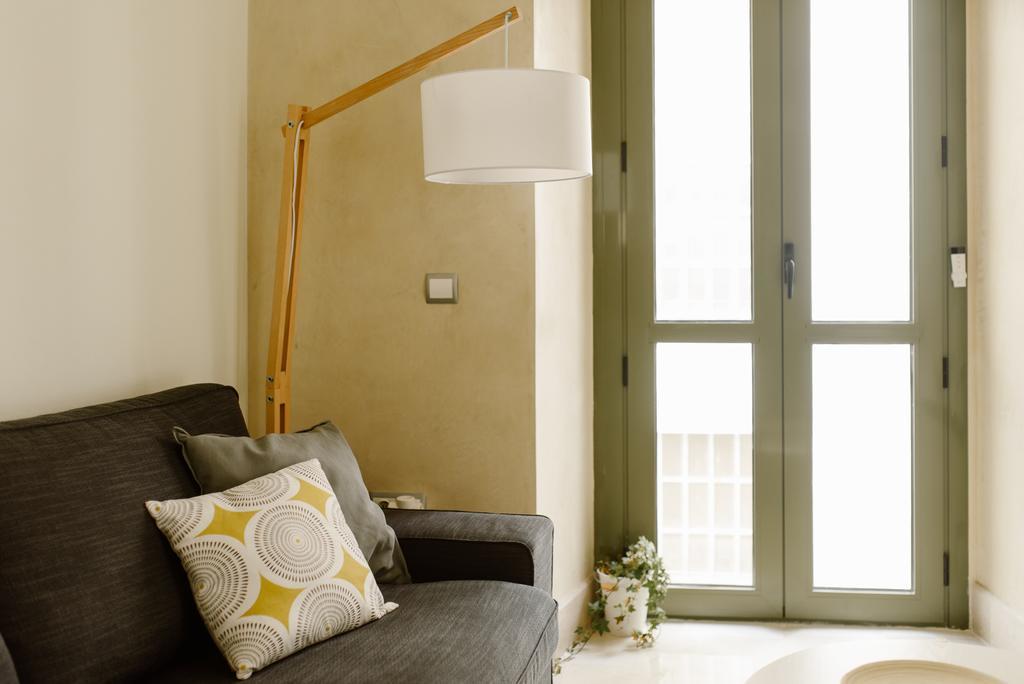 1E Azofaifo St Apartment セビリア エクステリア 写真