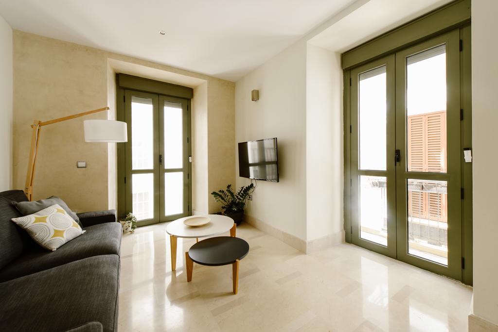 1E Azofaifo St Apartment セビリア エクステリア 写真