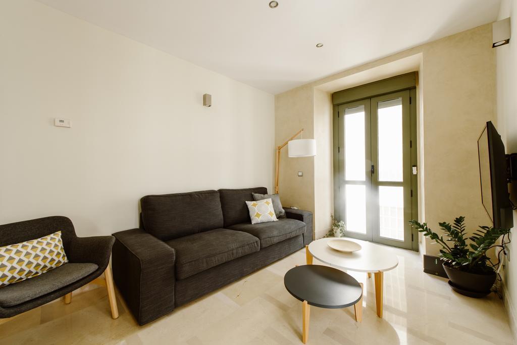 1E Azofaifo St Apartment セビリア エクステリア 写真