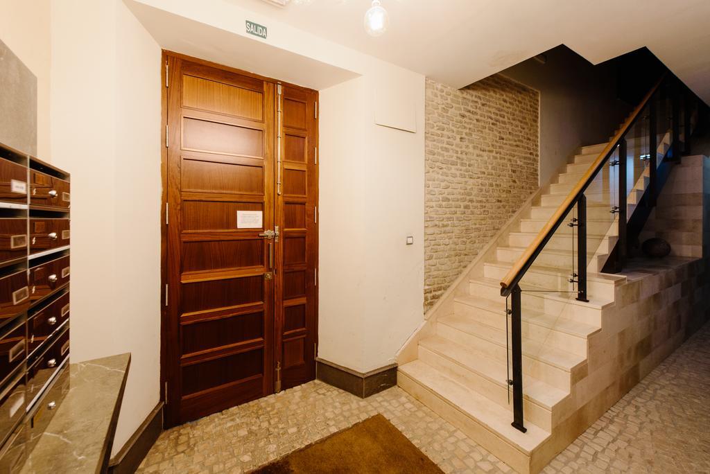 1E Azofaifo St Apartment セビリア エクステリア 写真